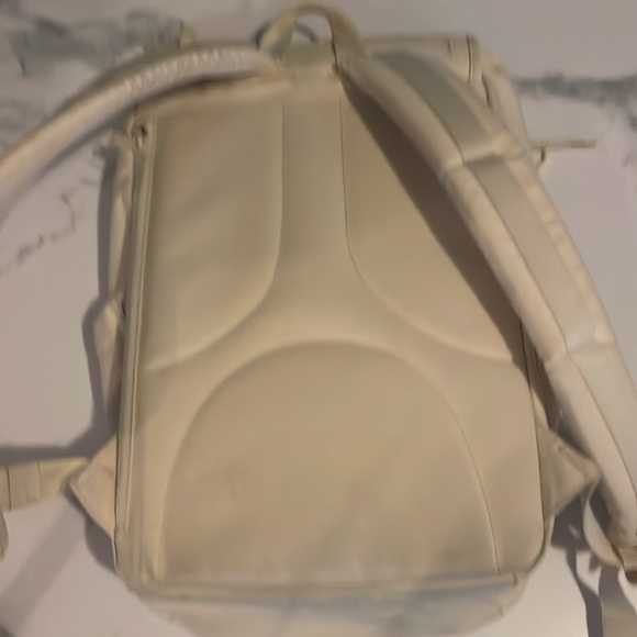 Worn Once Hershel Backpack - Picture 7 of 13